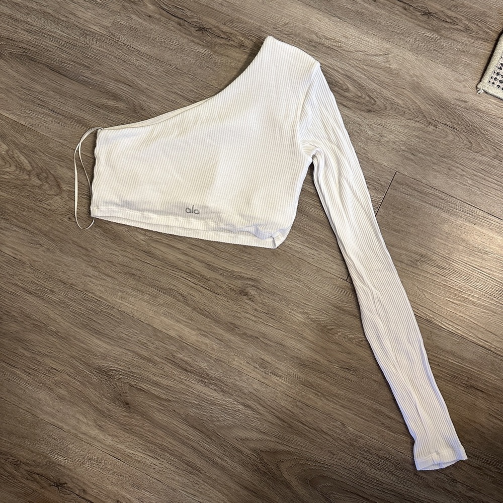 Alo cropped one sleeve top